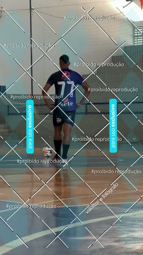 Capa do álbum CLIPES